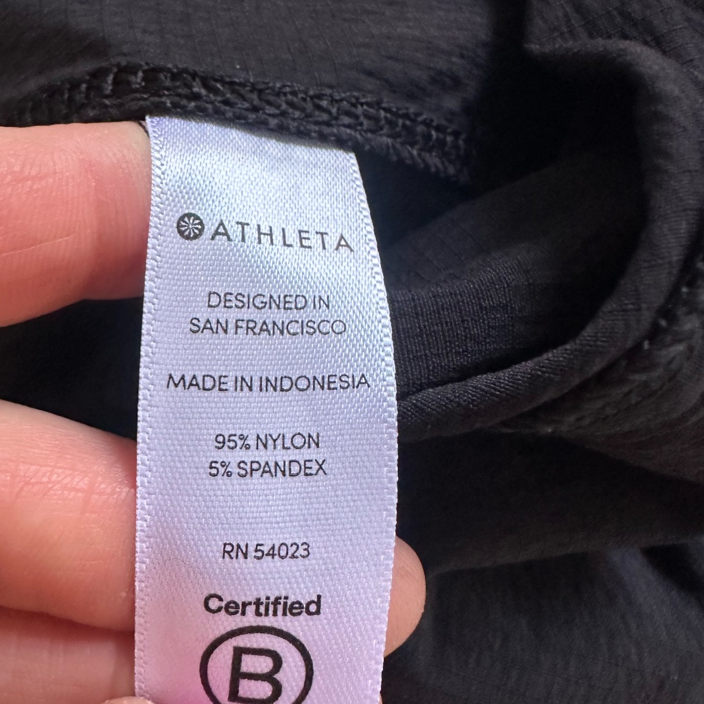 Athleta Trekkie Tribecca Shorts Size 2 - Picture 8 of 9